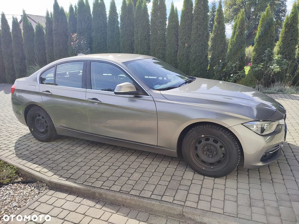 BMW Seria 3 320d Sport Line - 5
