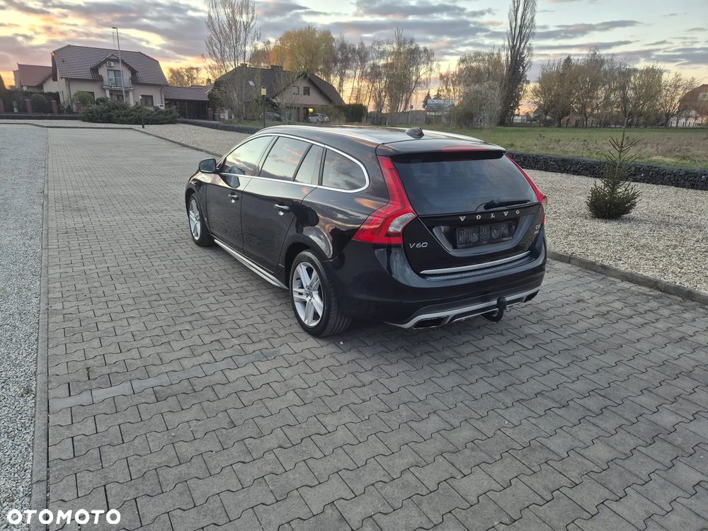 Volvo V60 D6 AWD Plug-in Hybrid Summum - 4