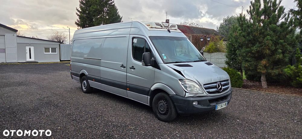 Mercedes-Benz Sprinter - 2