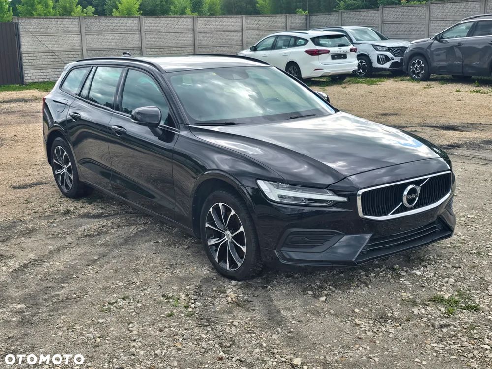 Volvo V60 B3 B DKG Momentum - 1