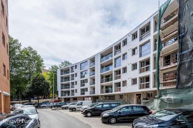 T3 - Novo - Azurém - R/Chão - Grande imagem: 2/7