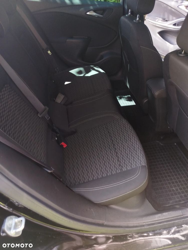 Opel Astra 1.6 CDTI Enjoy S&S - 9