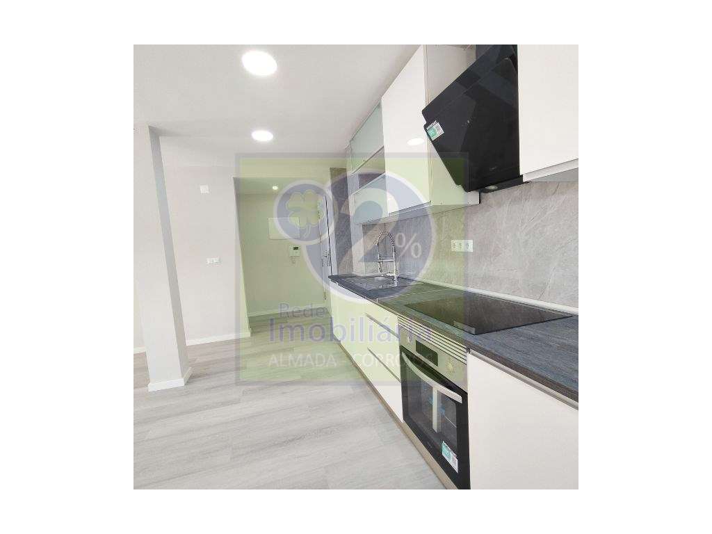 T2 remodelado, Corroios - Grande imagem: 2/21