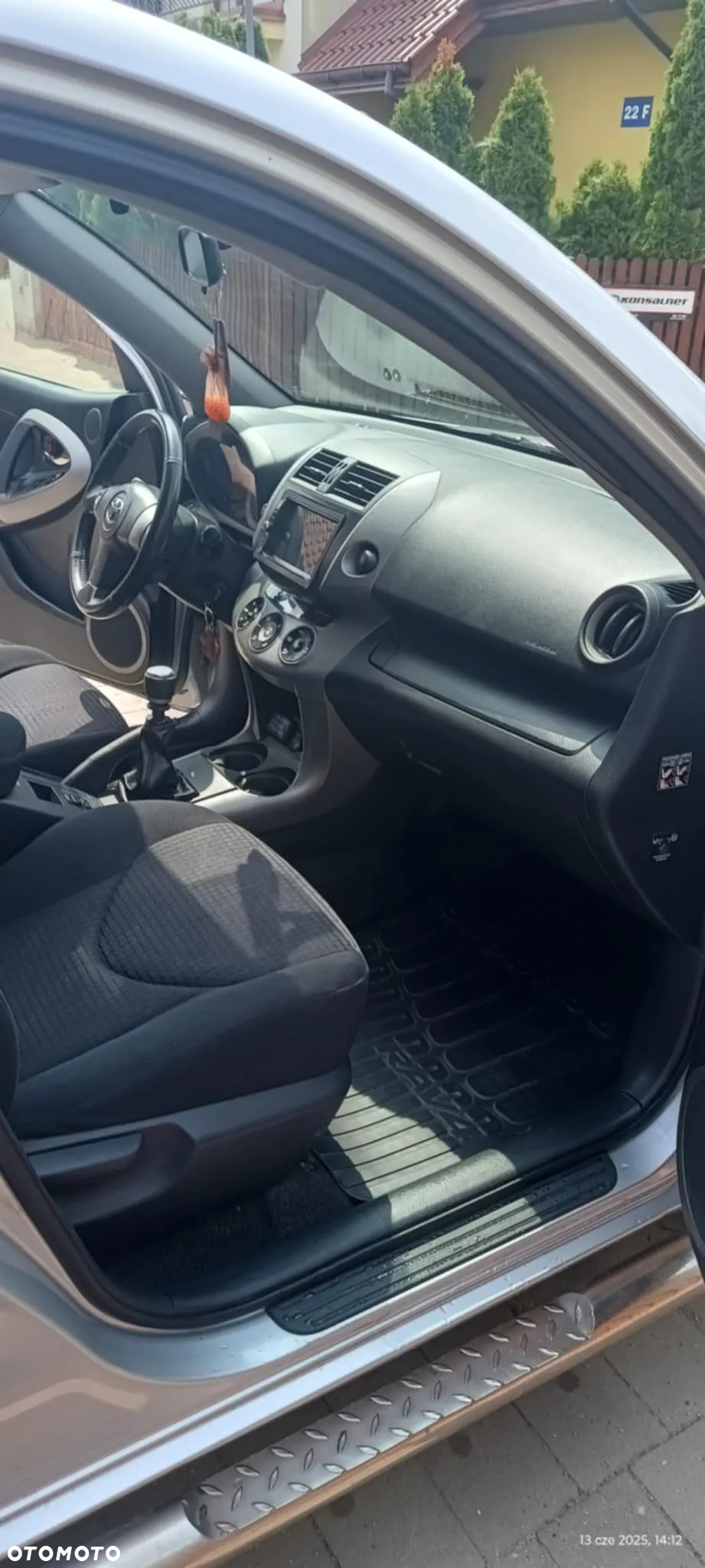 Toyota RAV4 2.2 D-4D Premium - 9