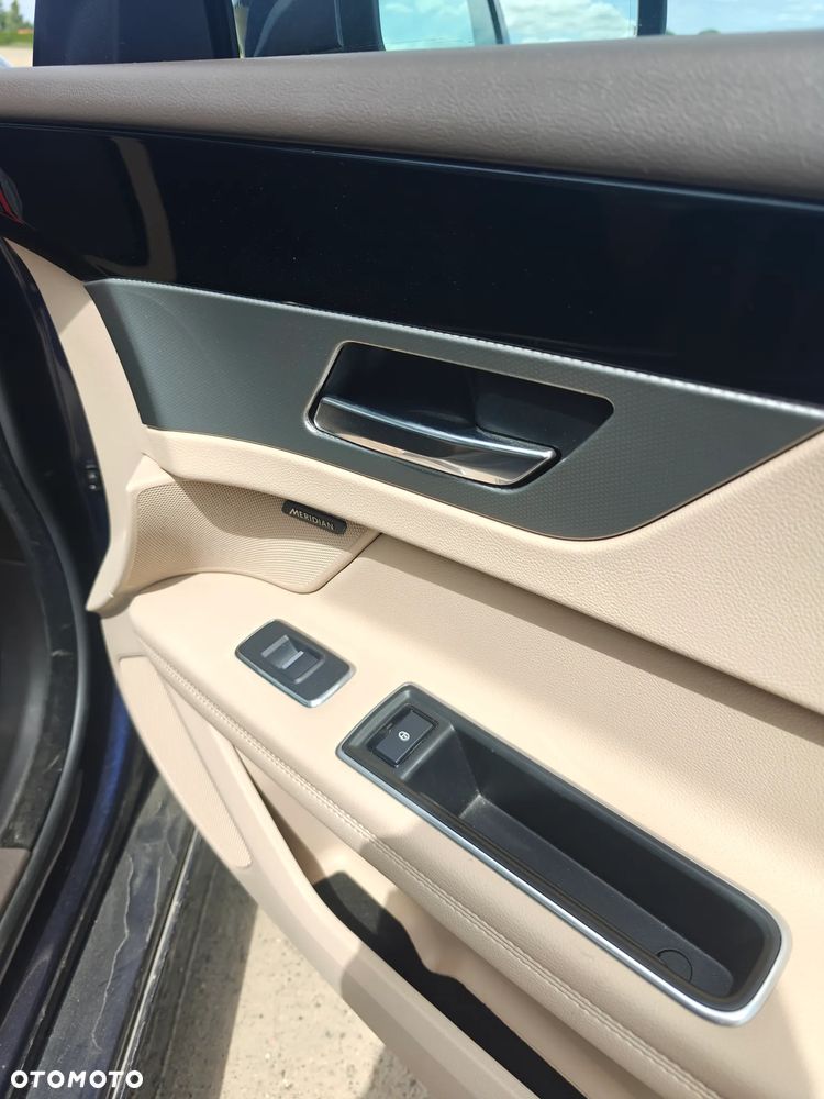 Jaguar XF 25t AWD Prestige - 10
