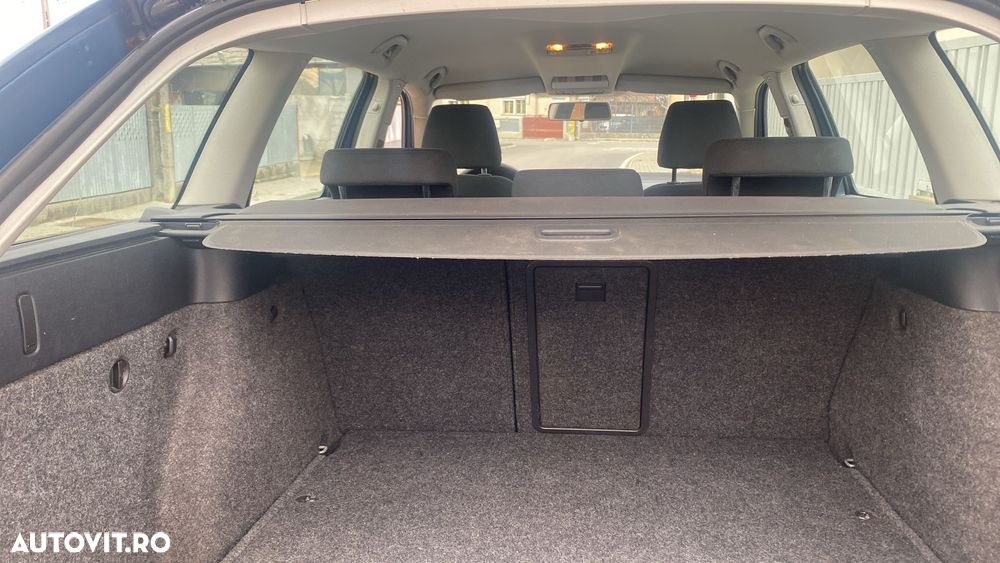 Skoda Octavia 1.6 MPI Ambiente - 7