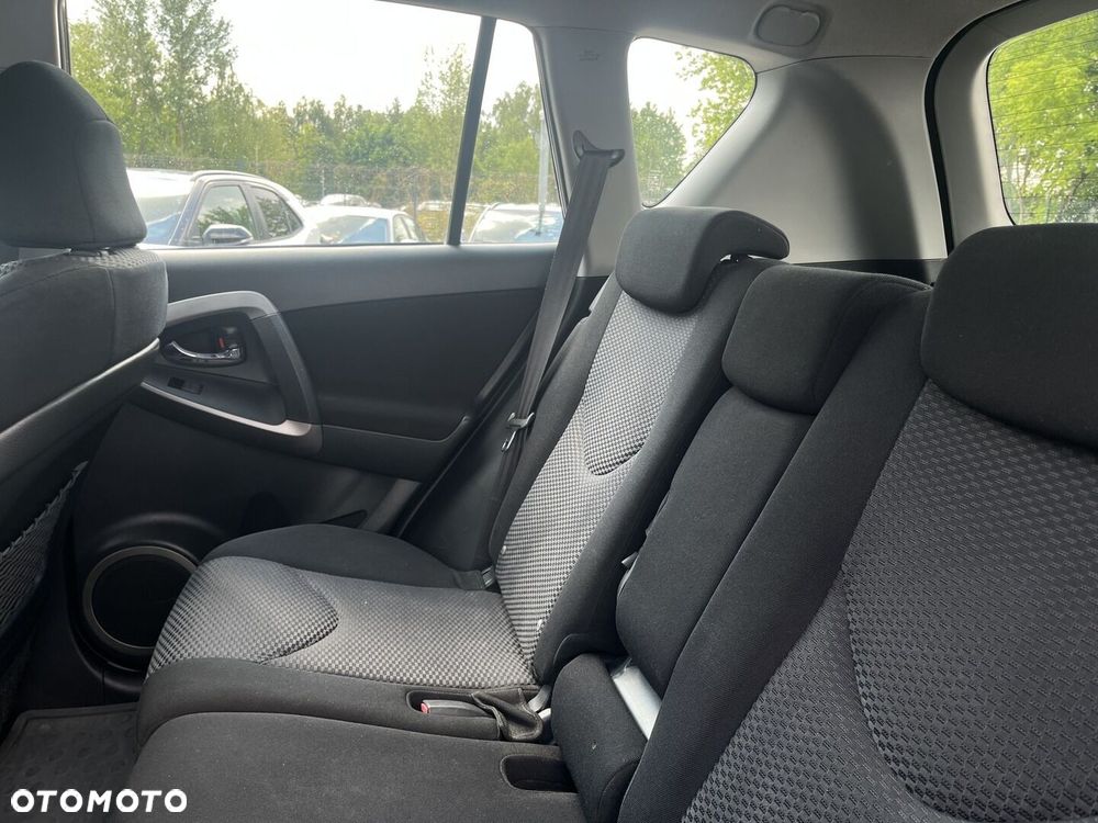 Toyota RAV4 2.0 VVT-i Sol - 12