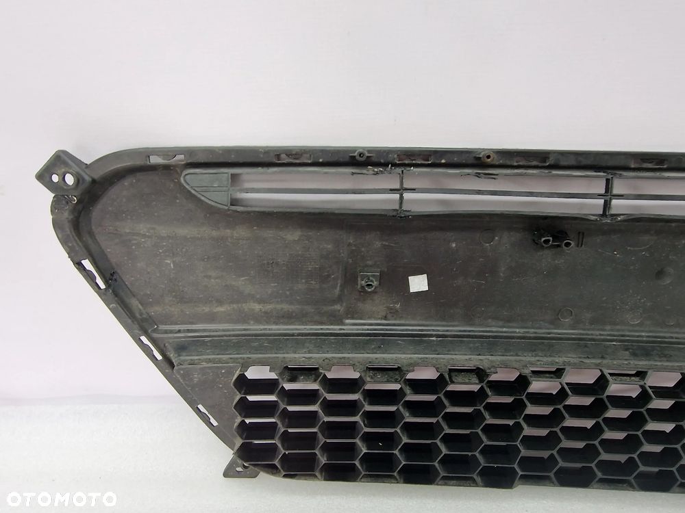 KIA PICANTO II 11- KRATKA ŚRODKOWA ZDERZAKA PRZEDNIEGO PRZÓD , NR 86569-1Y000 , NR AUKCJI KR186 - 9