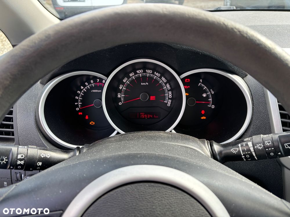 Kia Venga 1.4 CVVT Dream Team Edition - 10