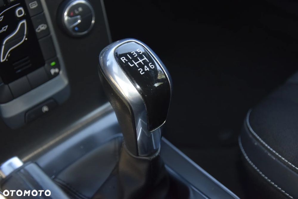 Volvo V40 D2 Momentum - 36