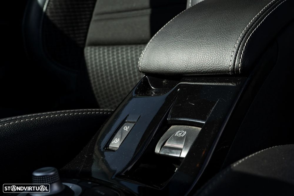 Renault Mégane Coupe Energy dCi 130 FAP Start & Stop Bose Edition - 14