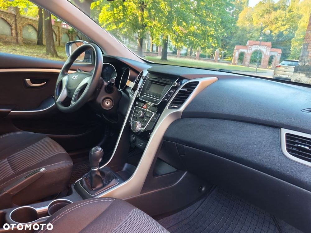 Hyundai i30 blue 1.4 Style - 5