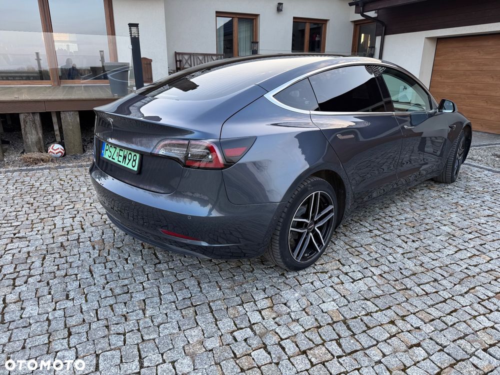 Tesla Model 3 - 5