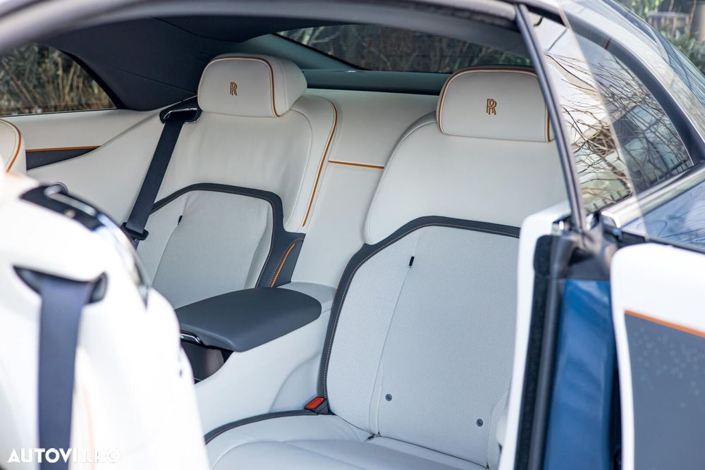 Rolls-Royce Spectre - 32