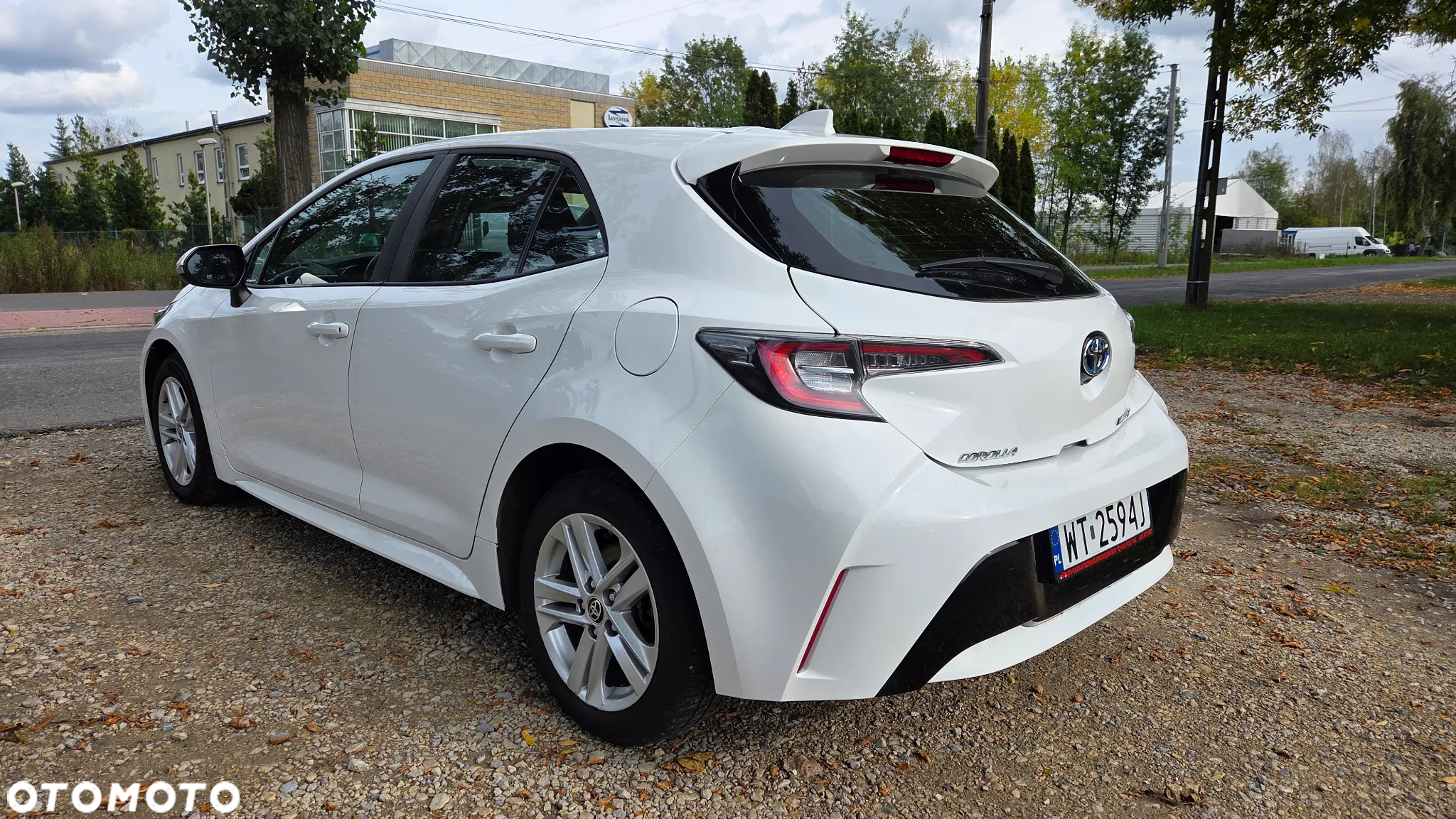 Toyota Corolla 1.8 Hybrid Business Edition - 6