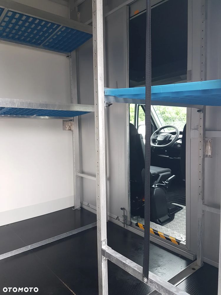 Iveco DAILY KONTENER NISKOPODŁOGOWY 4,43x2,23x2,42 SKLEP FOODTRUCK BAR KLIMA KONIOWÓZ KAMPER - 35