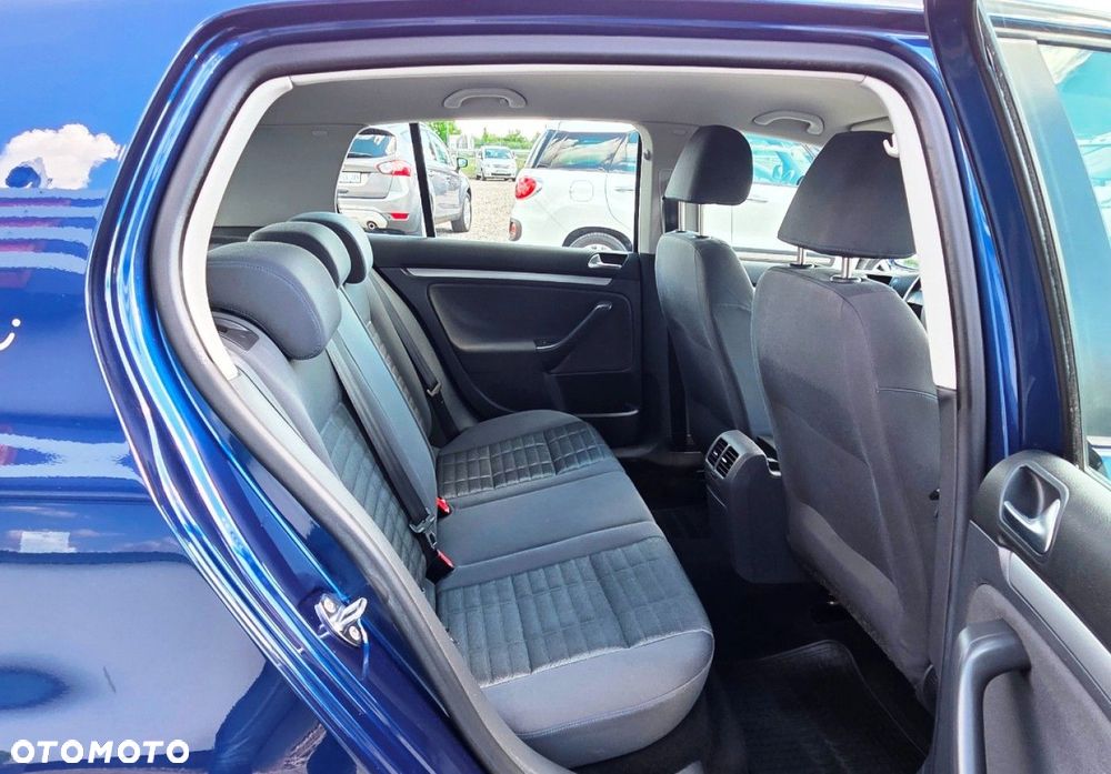 Volkswagen Golf - 25