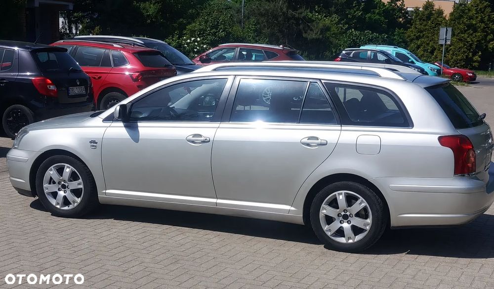 Toyota Avensis 2.0 D-4D High - 4