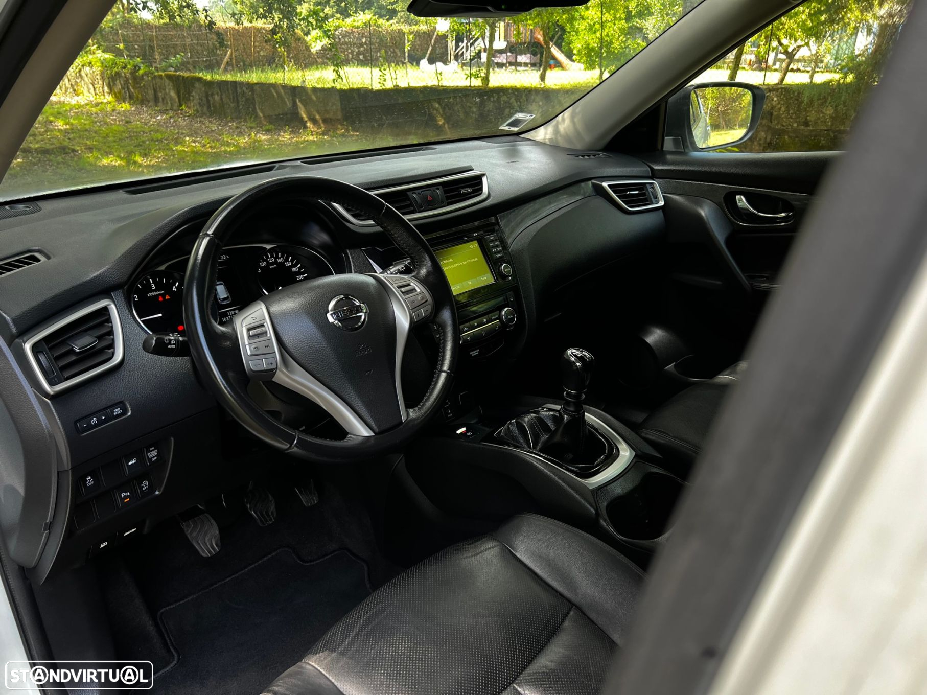 Nissan X-Trail 1.6 dCi N-Connecta - 29