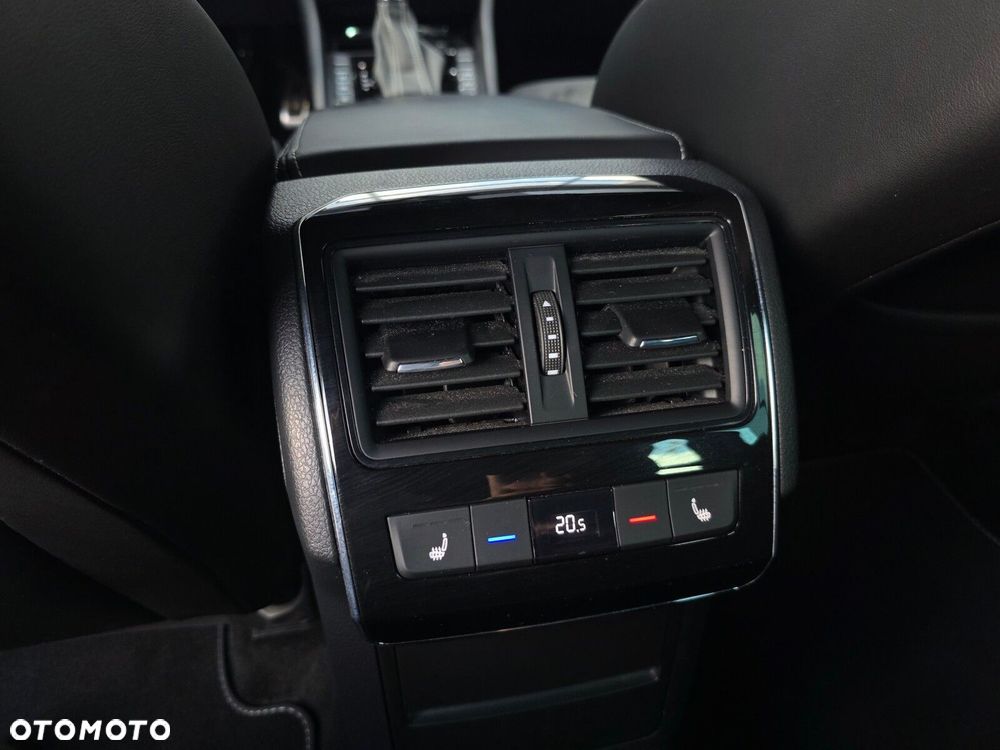 Skoda Superb 2.0 TDI SCR Sportline DSG - 19