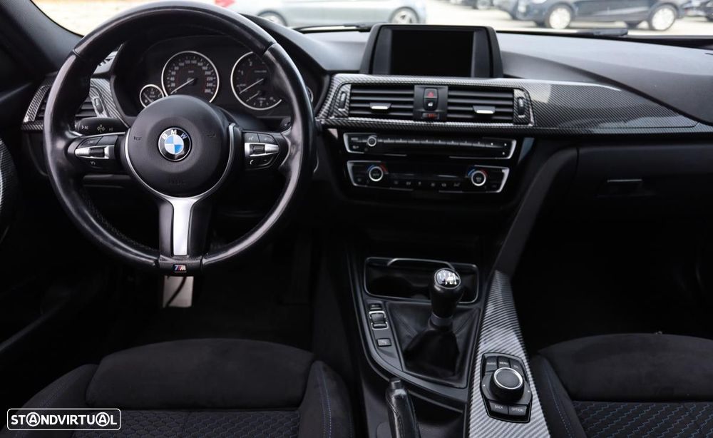 BMW 318 d Pack M - 21