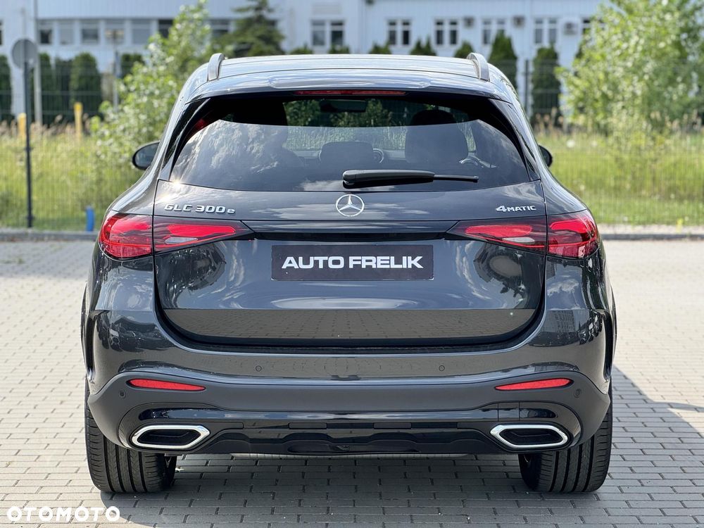 Mercedes-Benz GLC 300 e PHEV 4-Matic AMG Line - 11