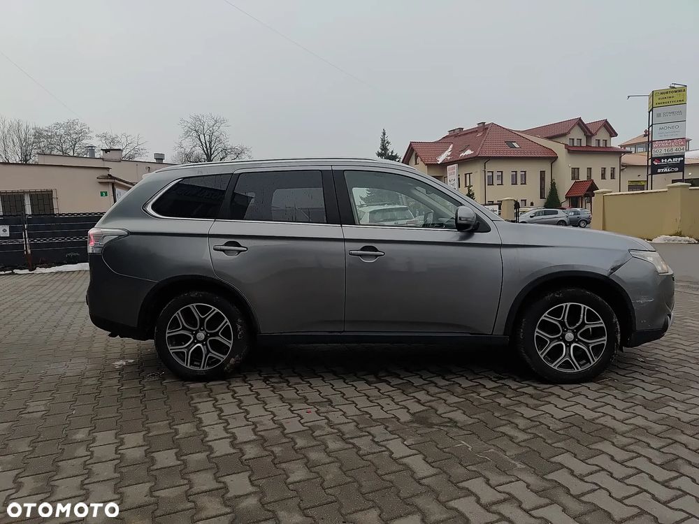 Mitsubishi Outlander 2.2 DI-D 4WD Plus - 9