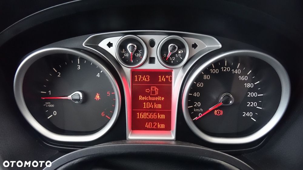 Ford Kuga - 32