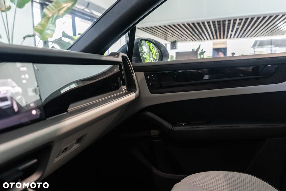 Porsche Cayenne Black Edition - 22