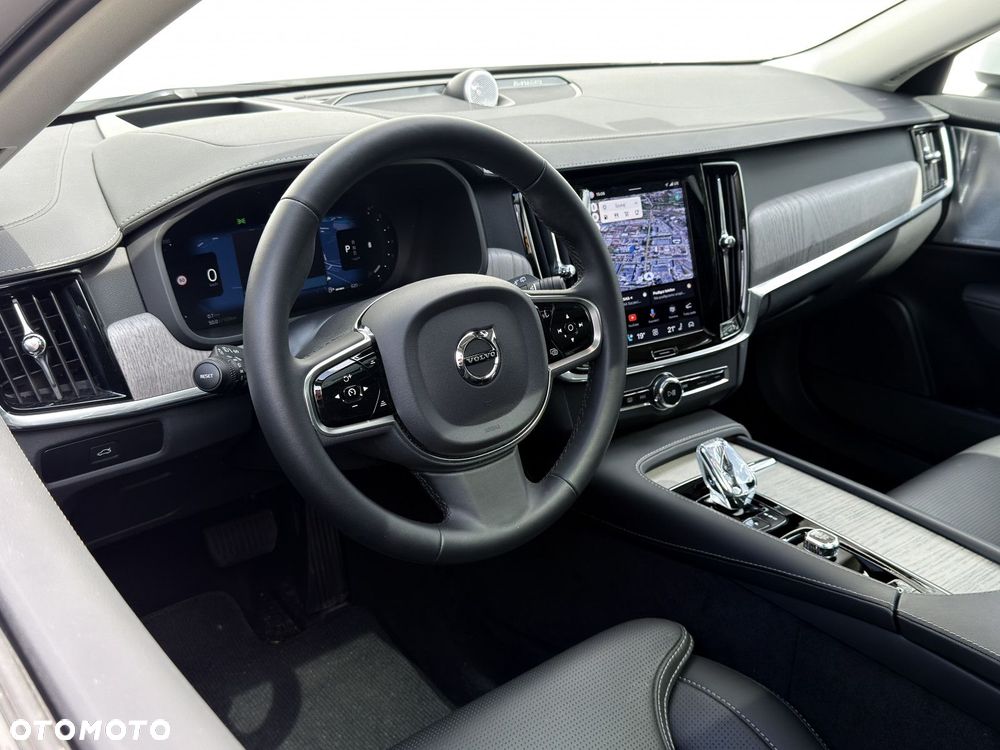 Volvo V90 Cross Country - 26