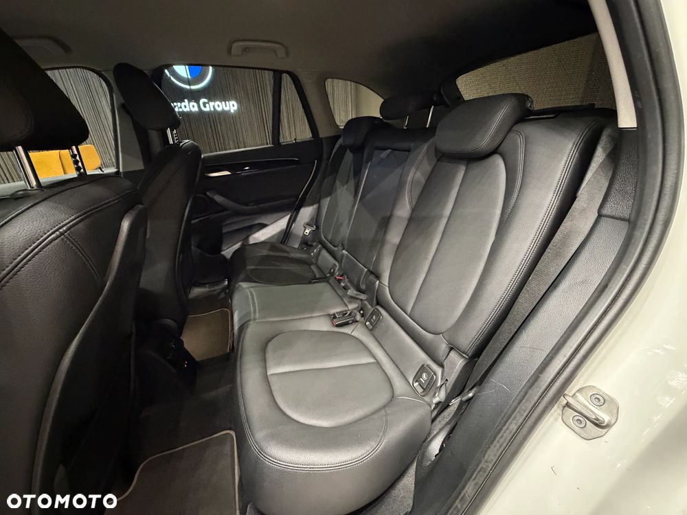 BMW X1 sDrive18i Sport Line - 11