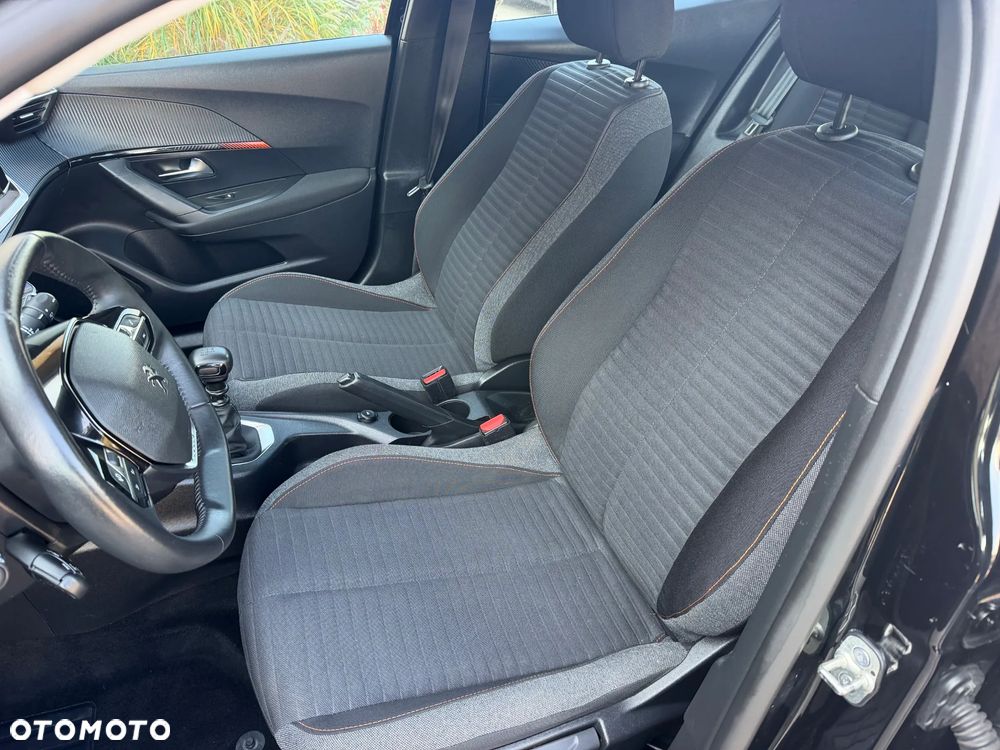 Peugeot 2008 - 12