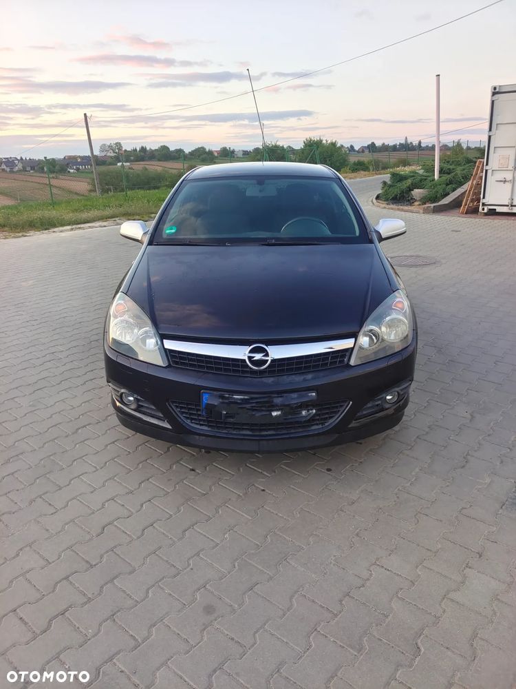 Opel Astra GTC 1.6 Edition - 1