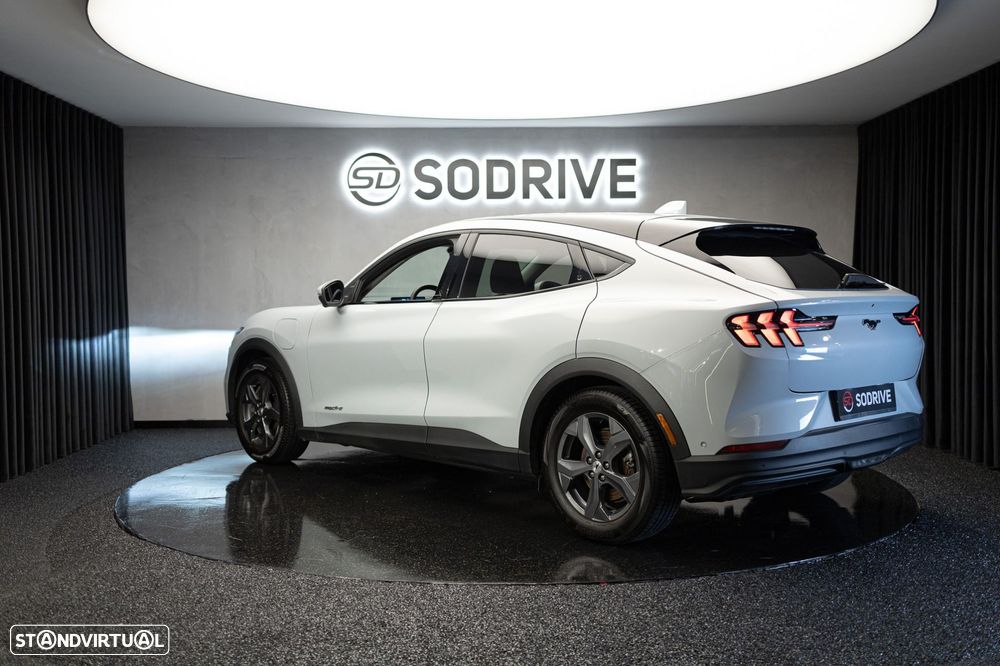 Ford Mustang Mach-E 75.7 kWh Premium AWD - 26