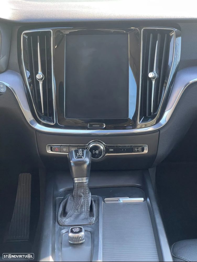 Volvo V60 2.0 D3 Momentum Plus Geartronic - 9