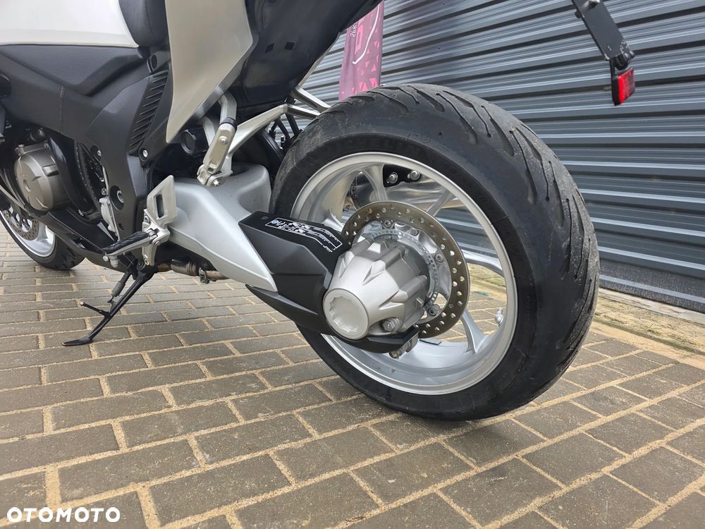 Honda VFR - 8