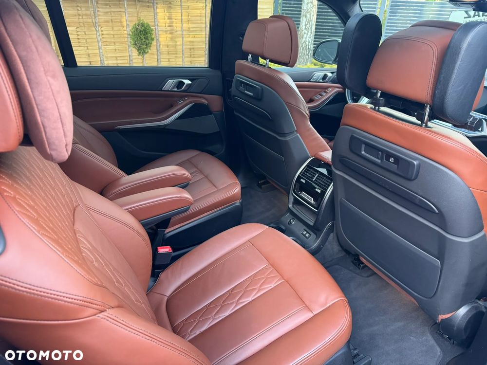 BMW X7 xDrive40i - 23