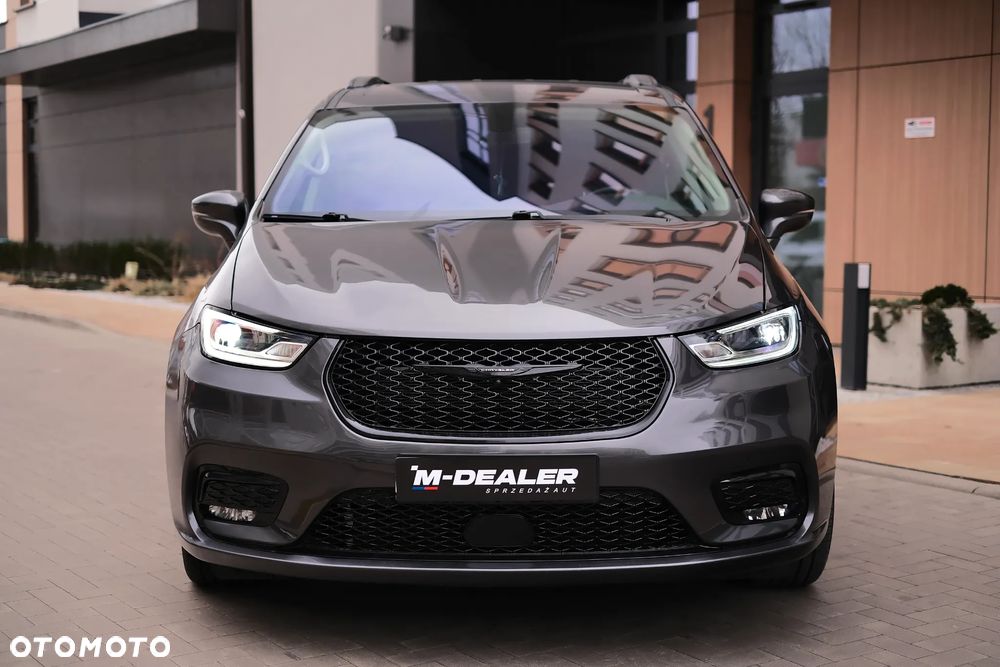 Chrysler Pacifica - 2