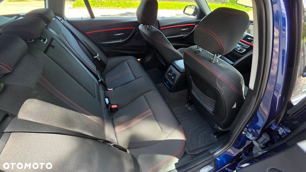 BMW Seria 3 320i xDrive Sport Line Shadow sport - 8