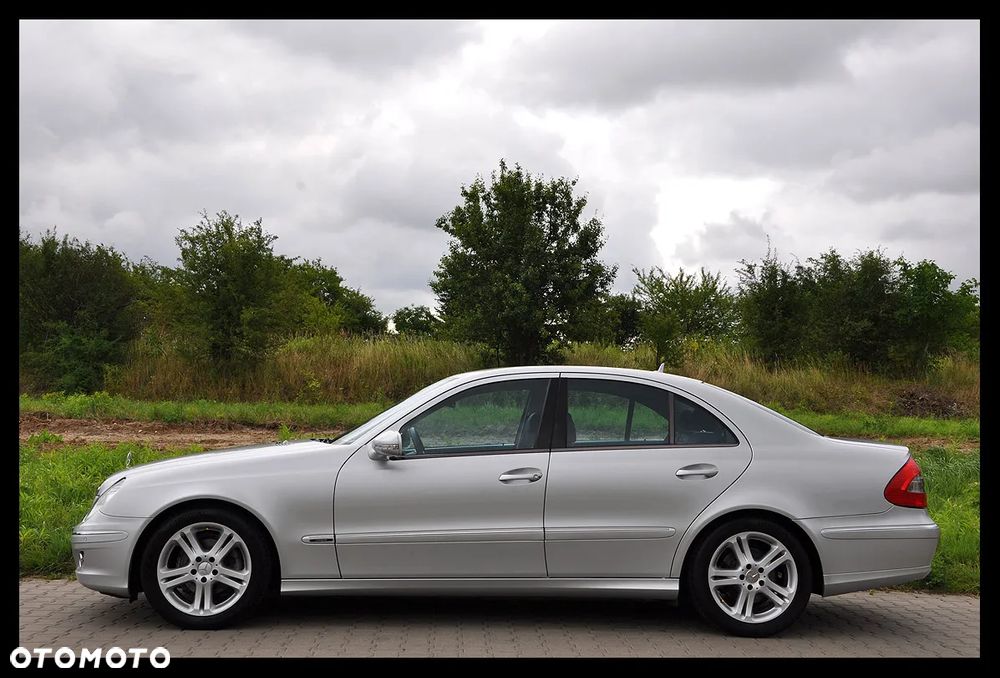 Mercedes-Benz Klasa E 320 CDI 7G-TRONIC Avantgarde - 22