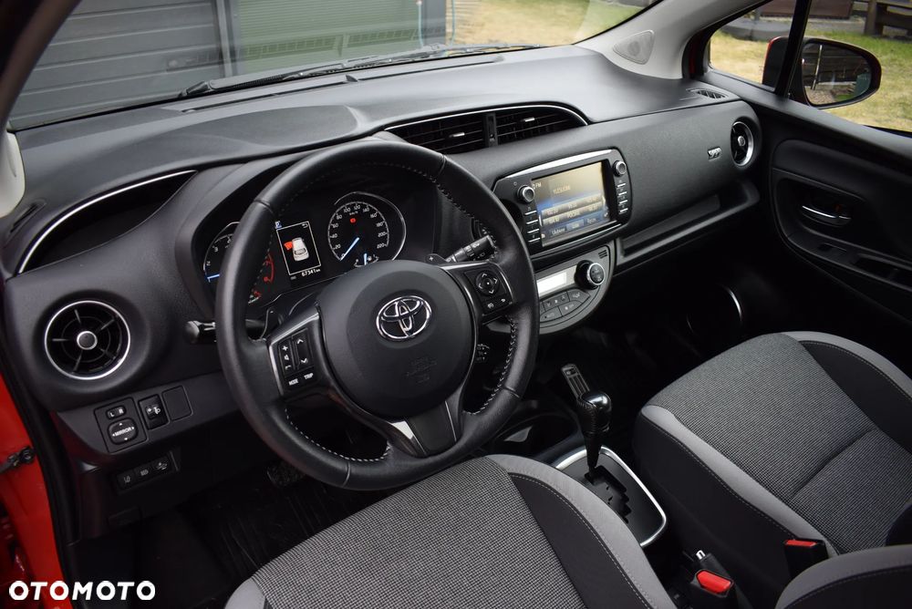 Toyota Yaris 1.5 20th Anniversary CVT - 24