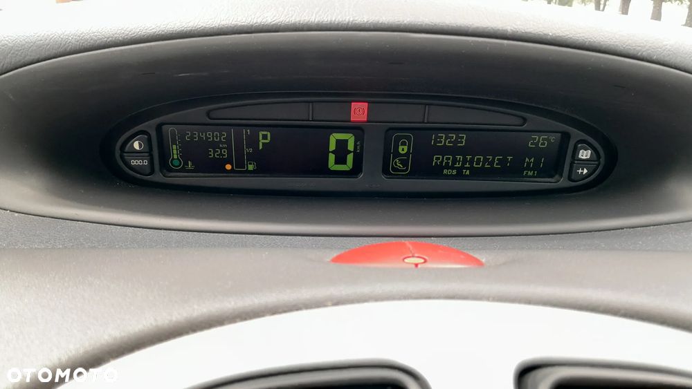 Citroën Xsara Picasso 2.0 16V Exclusive - 2