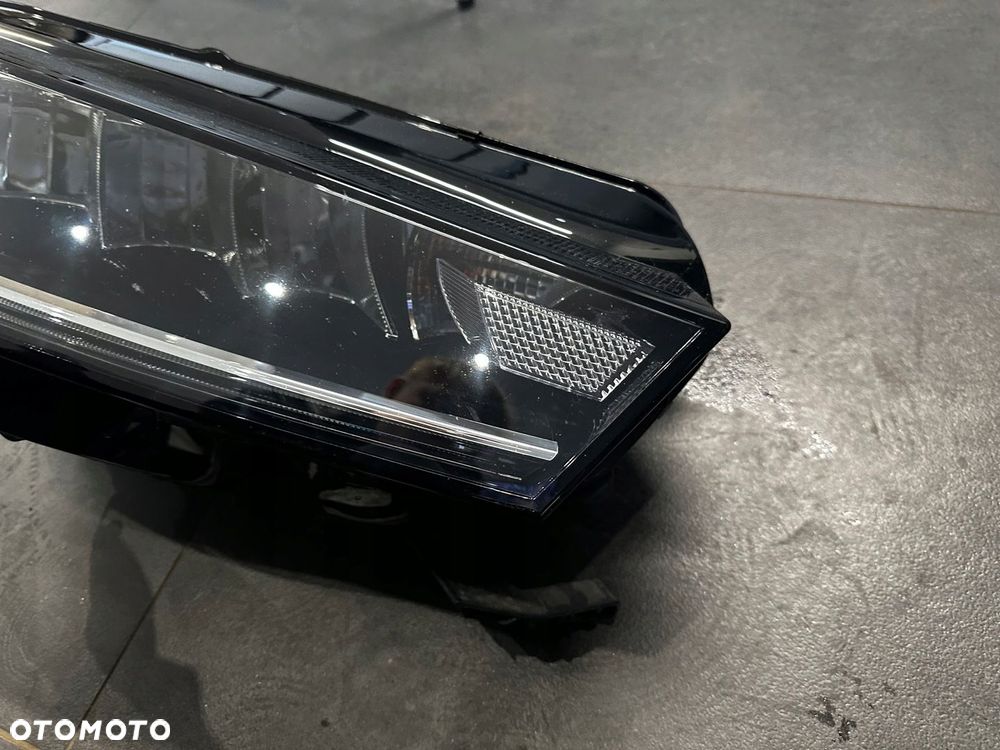 SKODA OCTAVIA LAMPA PRAWA 5E4941016 FULL LED - 10