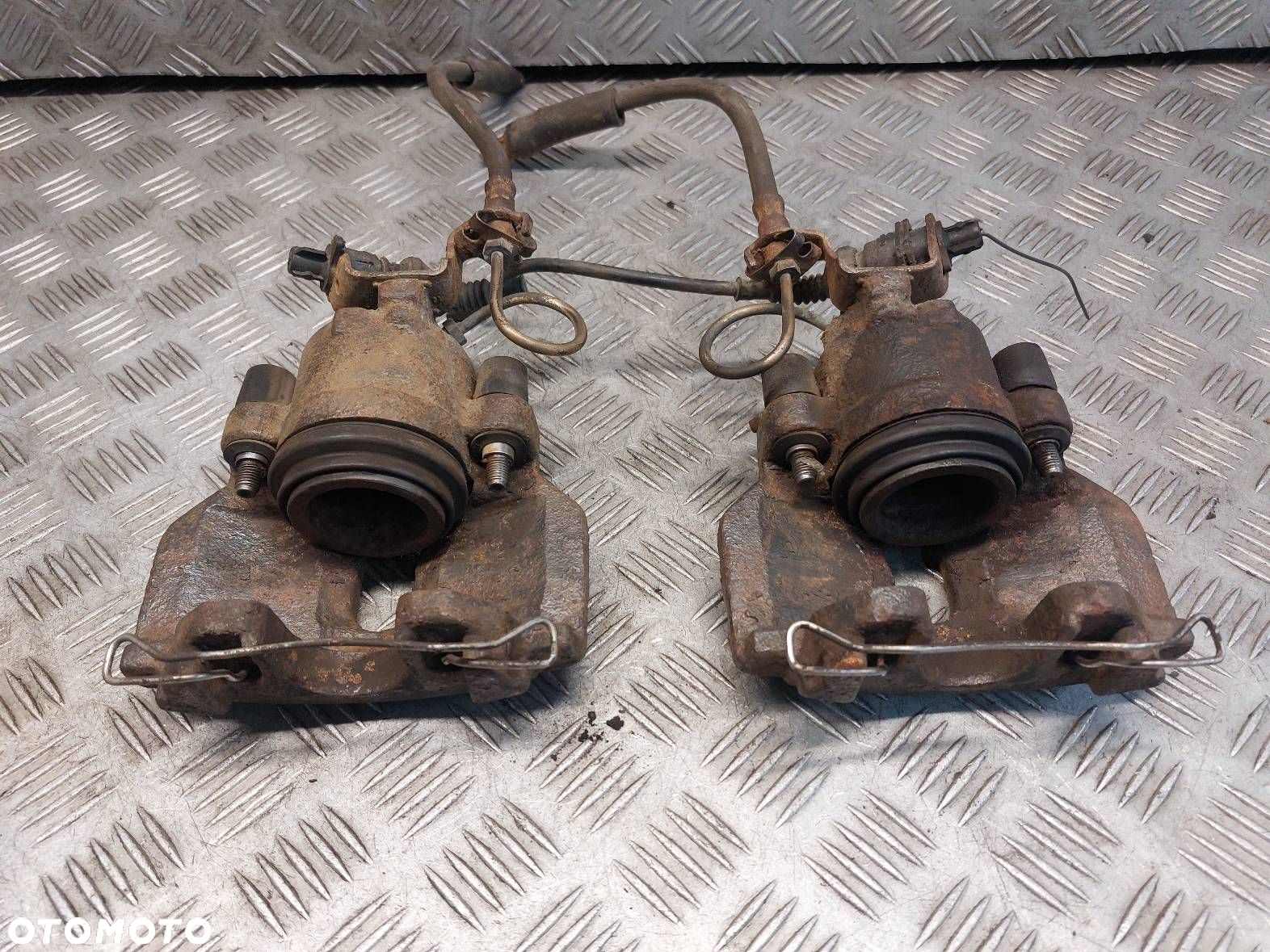 TARCZE HAMULCOWE PRZÓD + ZACISKI AUDI A6 C4 2.0 8V - 4