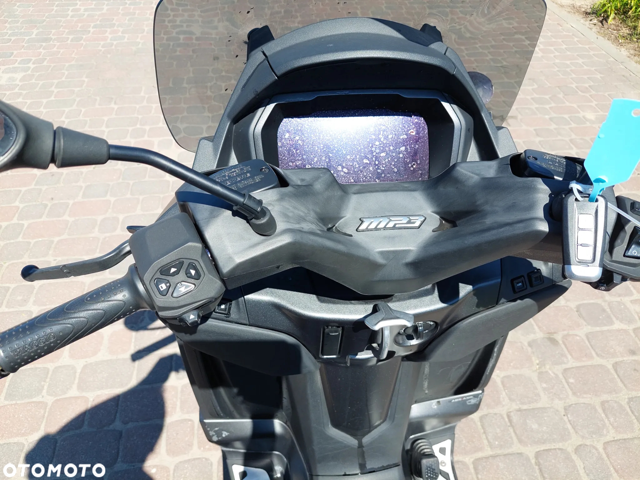 Piaggio MP-3 - 9