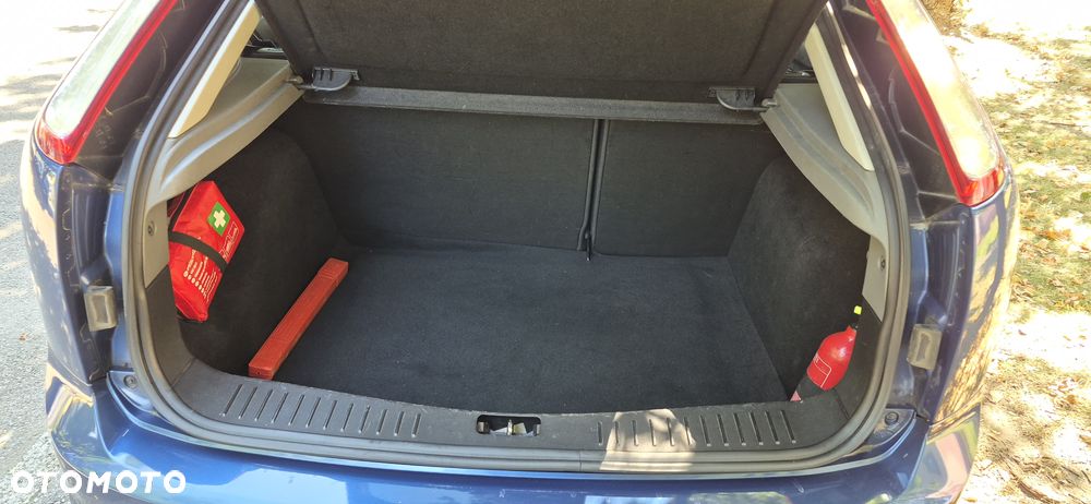 Ford Focus 1.6 16V Ambiente - 13