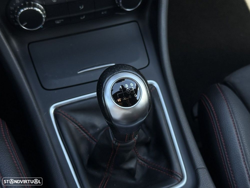 Mercedes-Benz CLA 200 d AMG Line - 13