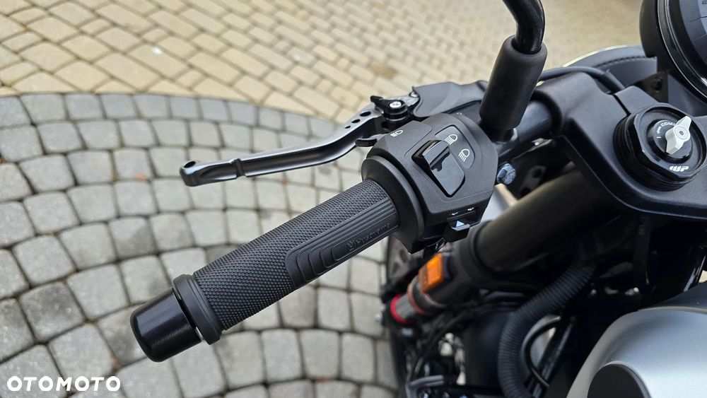 Husqvarna Vitpilen - 24