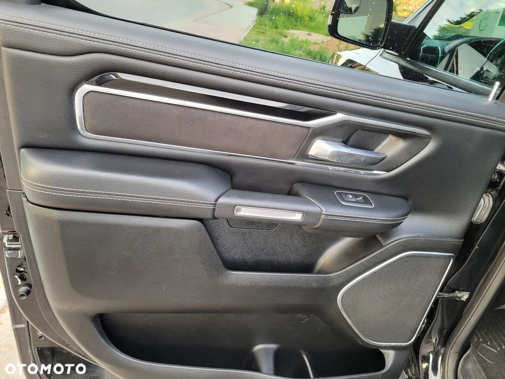 RAM 1500 - 21