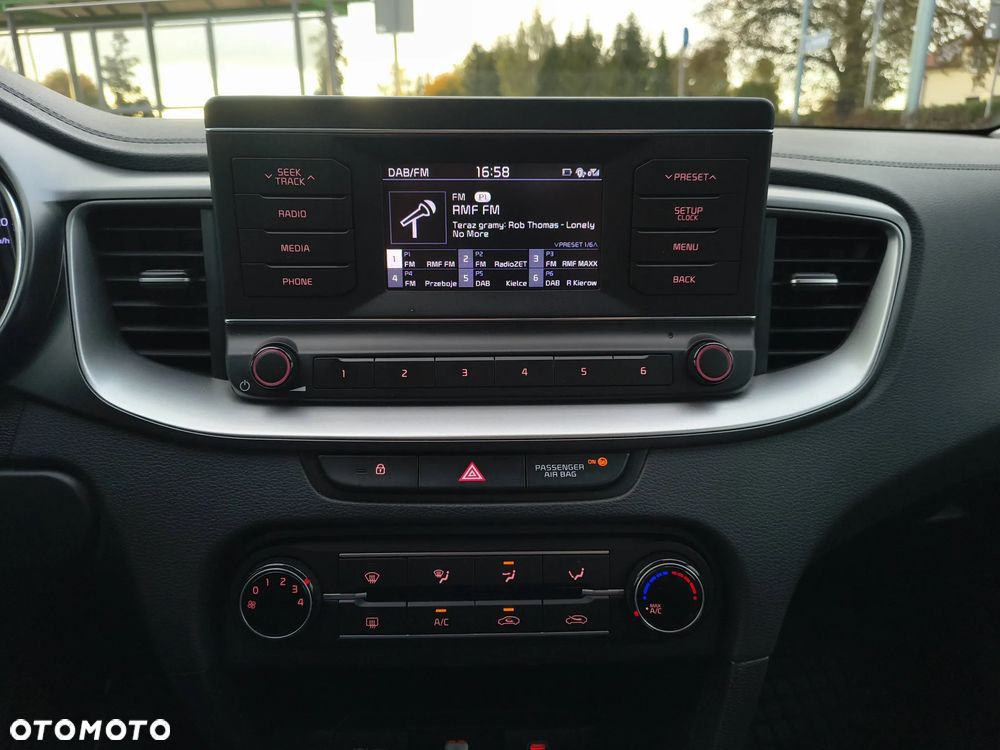 Kia Ceed - 26